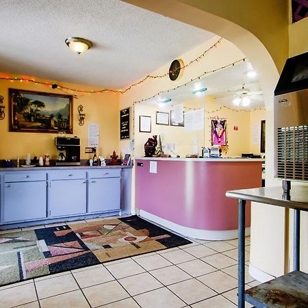 Oyo Hotel Chapmanville Inn, Wv - Hwy 119 エクステリア 写真