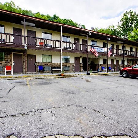 Oyo Hotel Chapmanville Inn, Wv - Hwy 119 エクステリア 写真