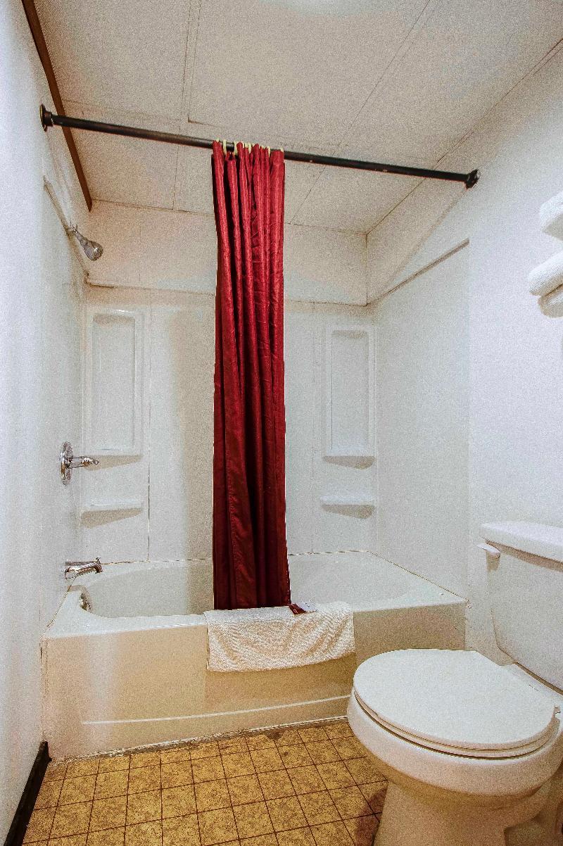Oyo Hotel Chapmanville Inn, Wv - Hwy 119 エクステリア 写真