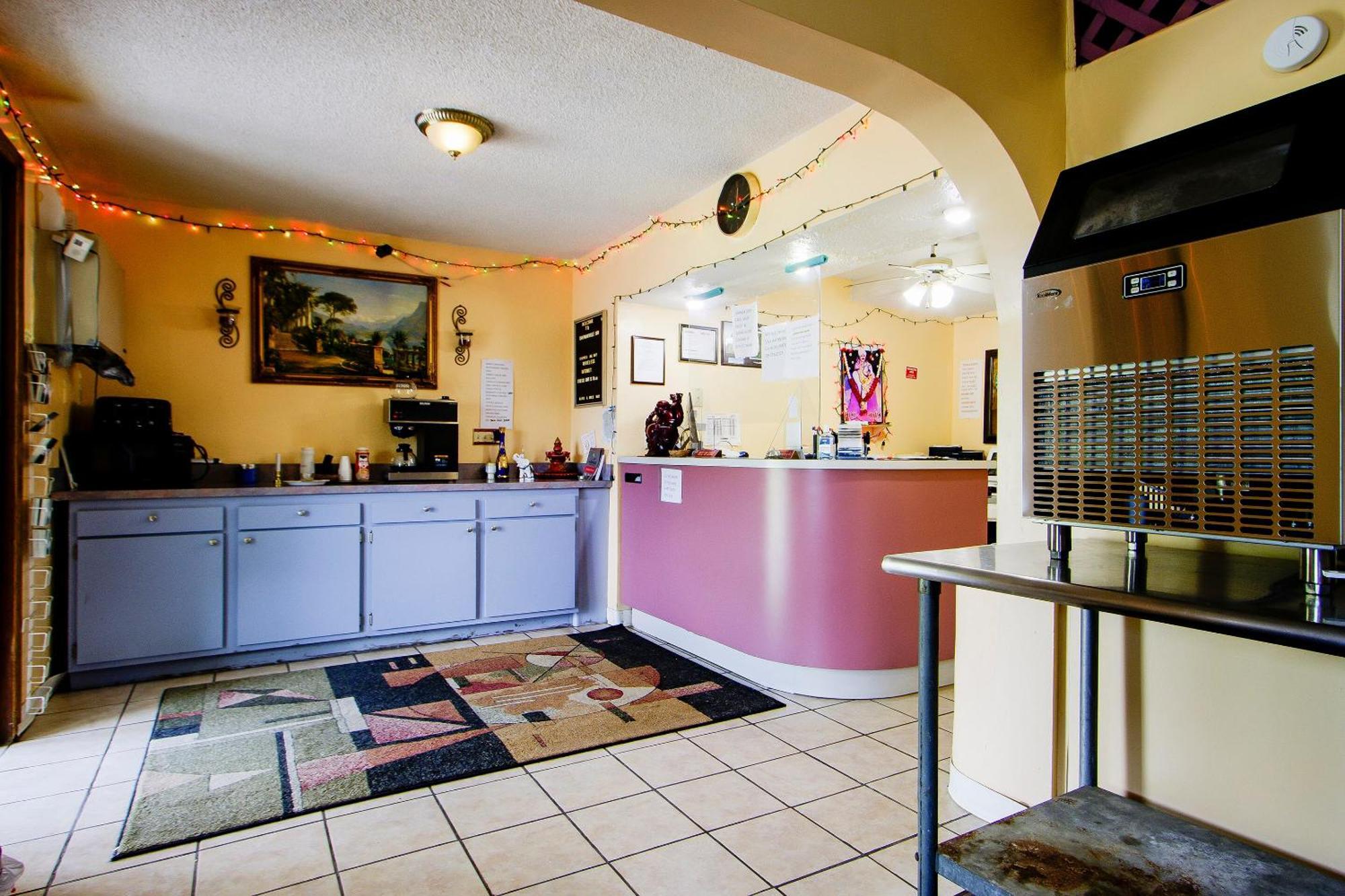 Oyo Hotel Chapmanville Inn, Wv - Hwy 119 エクステリア 写真