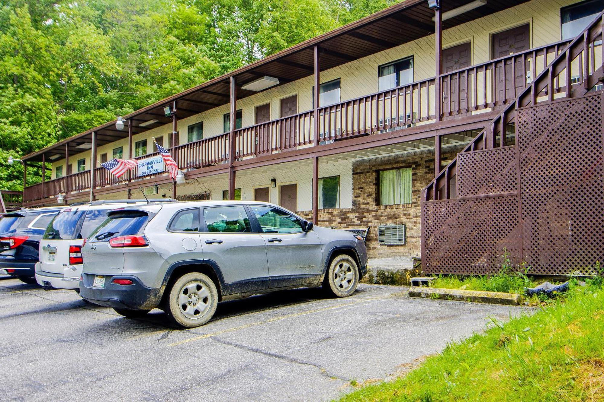 Oyo Hotel Chapmanville Inn, Wv - Hwy 119 エクステリア 写真