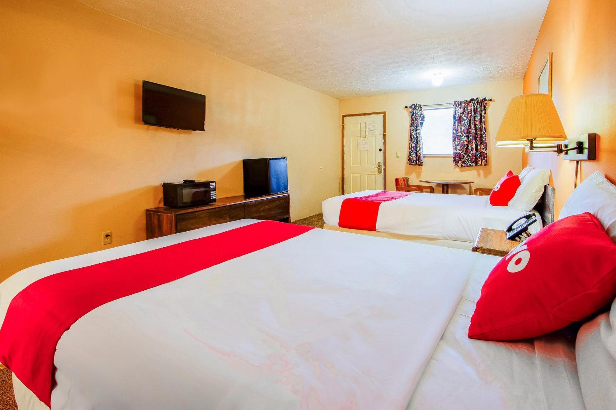 Oyo Hotel Chapmanville Inn, Wv - Hwy 119 エクステリア 写真