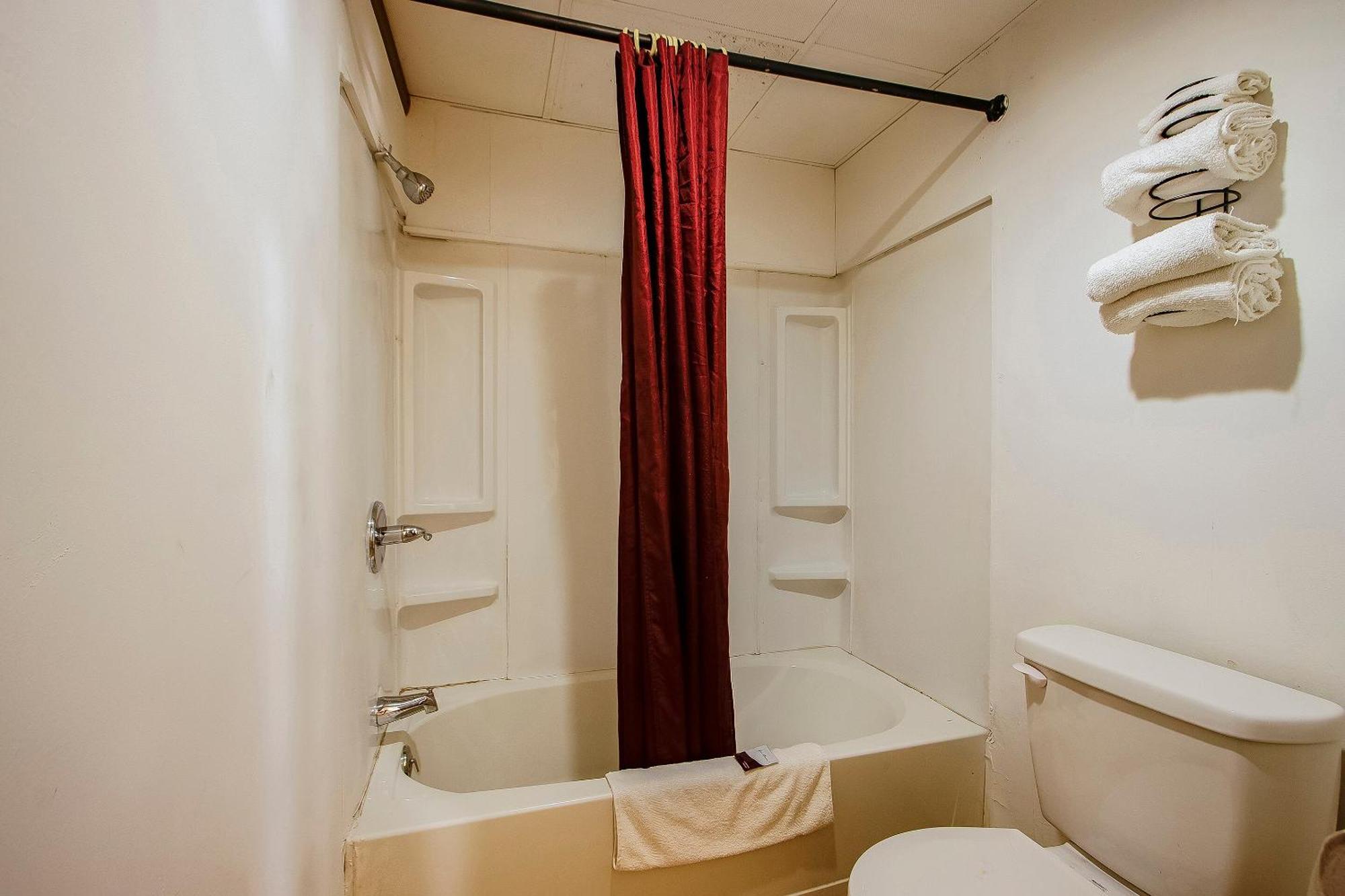 Oyo Hotel Chapmanville Inn, Wv - Hwy 119 エクステリア 写真