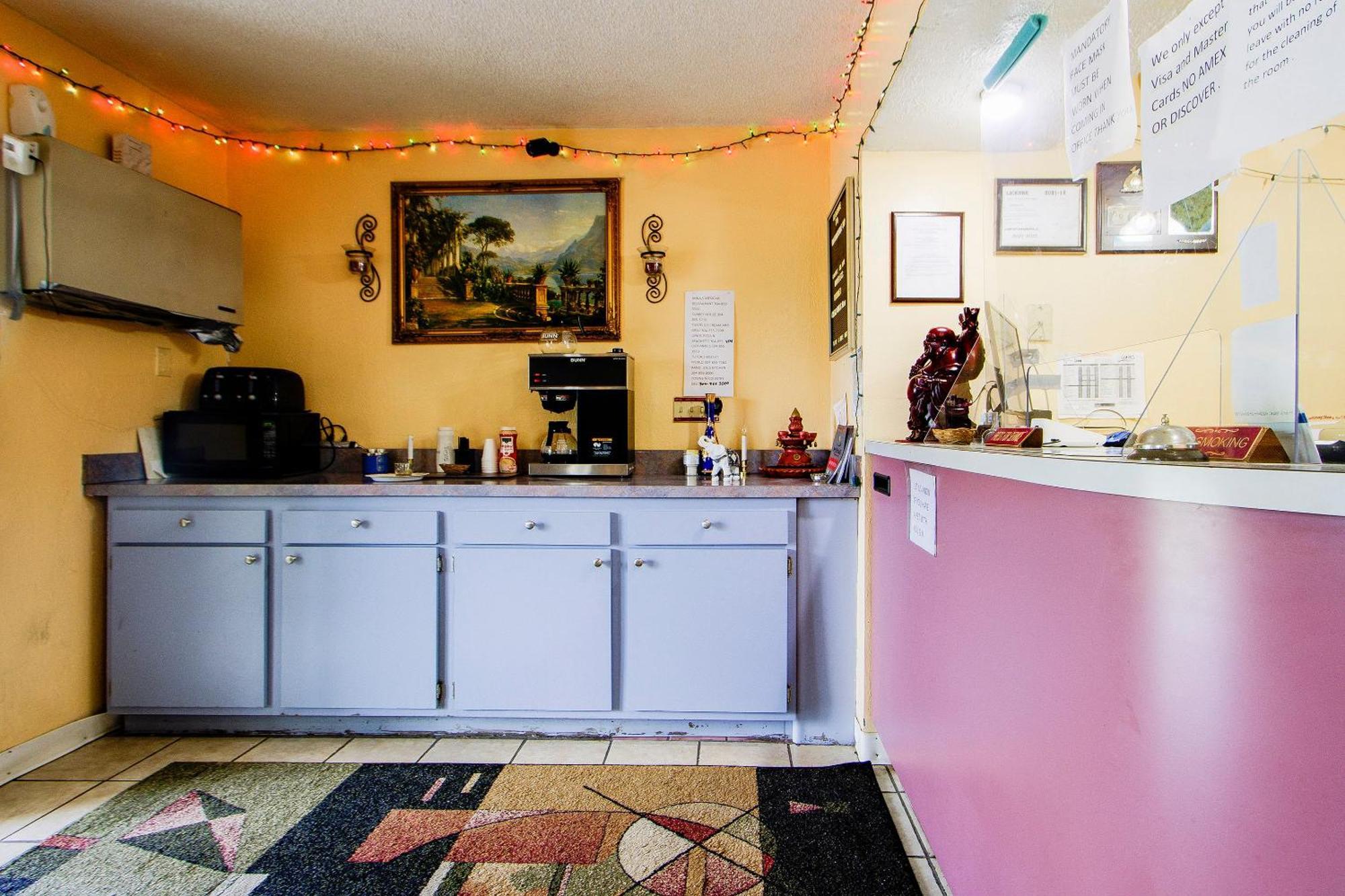 Oyo Hotel Chapmanville Inn, Wv - Hwy 119 エクステリア 写真
