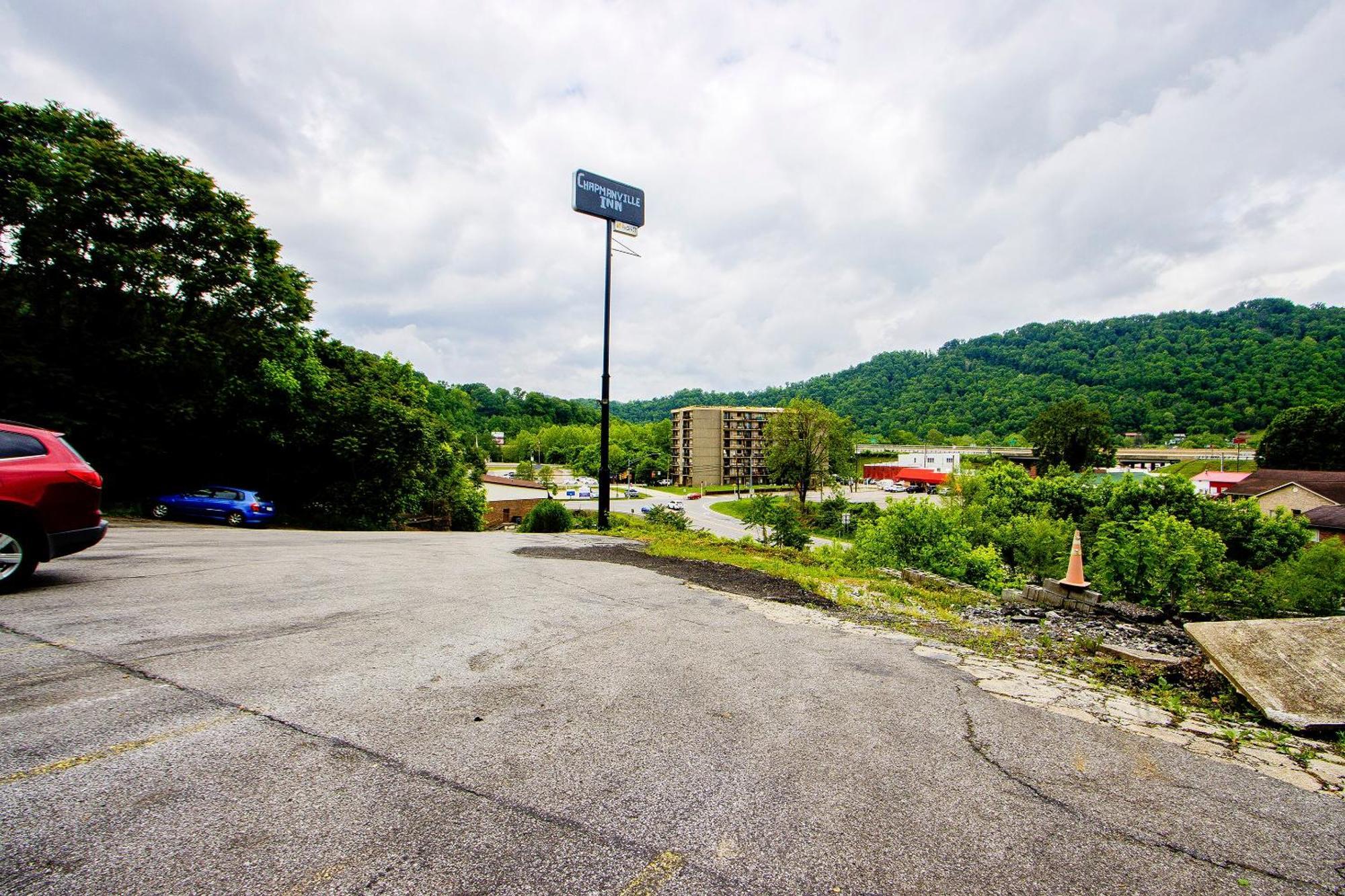 Oyo Hotel Chapmanville Inn, Wv - Hwy 119 エクステリア 写真