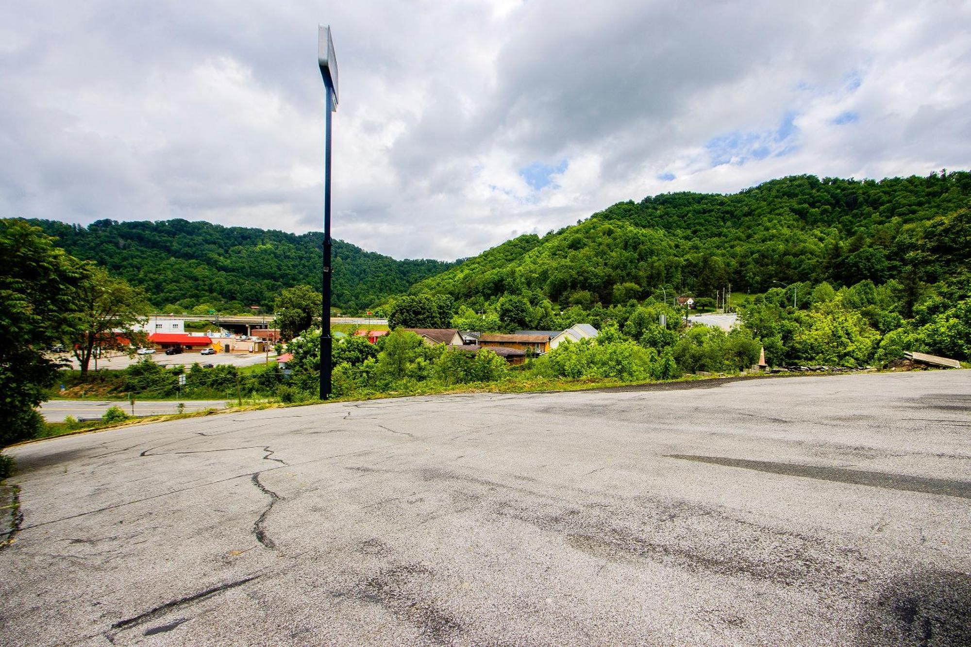 Oyo Hotel Chapmanville Inn, Wv - Hwy 119 エクステリア 写真