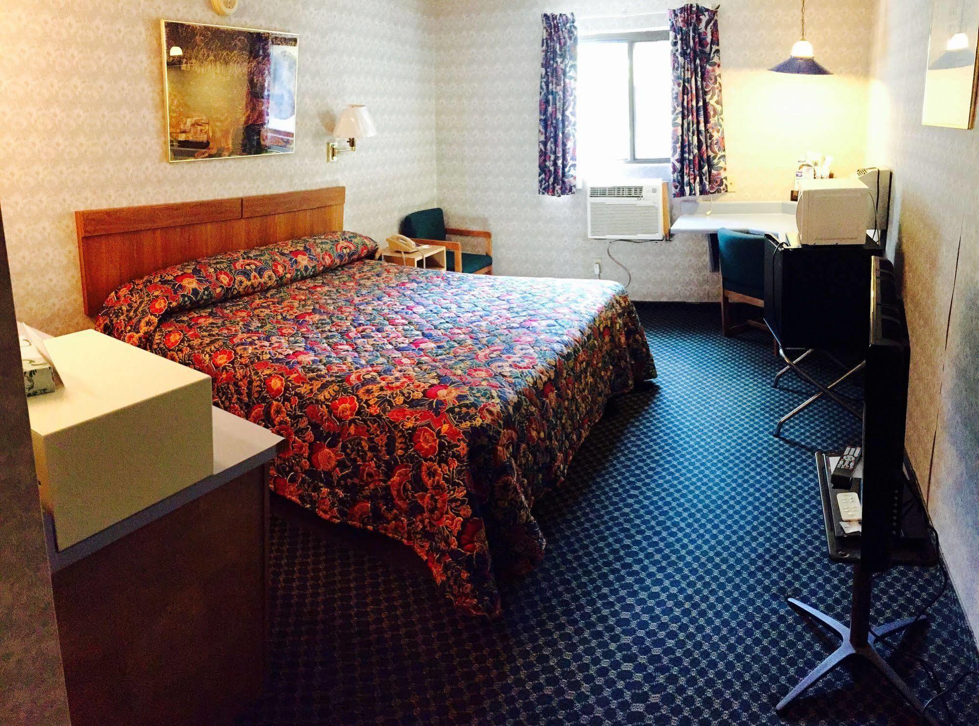 Oyo Hotel Chapmanville Inn, Wv - Hwy 119 エクステリア 写真